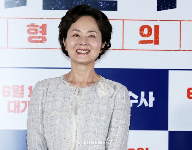 $ 배우 김영애가 31일 오후 서울 성동구 CGV왕십리에서 진행된 영화 '특별수사(감독 권종관)' 언론시사회 및 기자간담회에 참석해 포즈를 취하고 있다. 2016.05.31/사진=hwijpg@(김휘선 인턴기자)