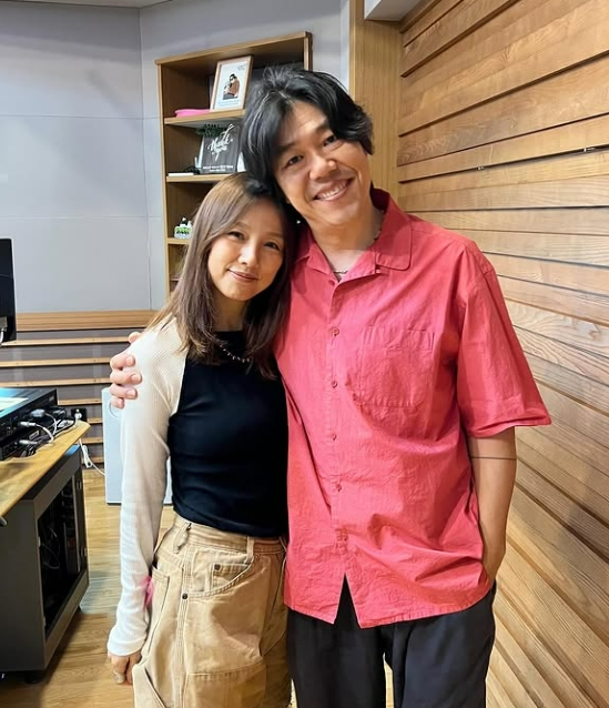 이효리(왼쪽)와 이상순 /사진='완벽한 하루 이상순입니다' SNS