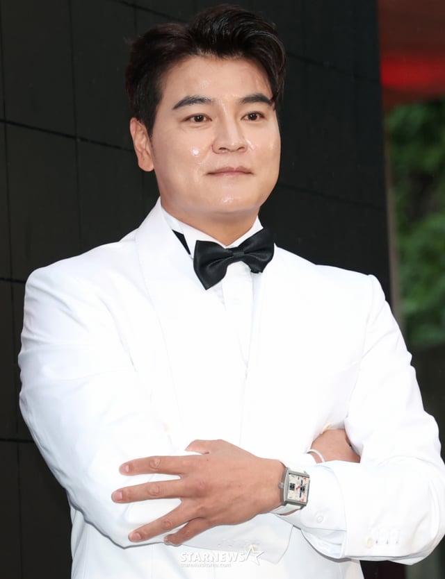 (서울=뉴스1) 권현진 기자 = 전 야구선수 추신수가 25일 서울 오후 마포구 문화비축기지에서 열린 ‘태그호이어 갈라 디너 이벤트’에 참석해 포즈를 취하고 있다. 2025.6.25/뉴스1 Copyright © 뉴스1. All rights reserved. 무단 전재 및 재배포, AI학습 이용 금지. /사진=(서울=뉴스1) 권현진 기자