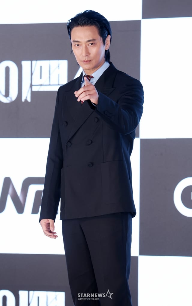 배우 주지훈이 3월 10일 서울 구로구 디큐브시티 더세인트에서 진행된 ENA 월화드라마 '클라이맥스' 제작발표회에 참석해 포즈를 취하고 있다. /2026.03.10 /사진=김휘선 hwijpg@
