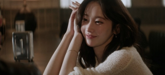 전종서 /사진=투모로우바이투게더 ‘하루에 하루만 더 (Stick With You)’ 뮤직비디오