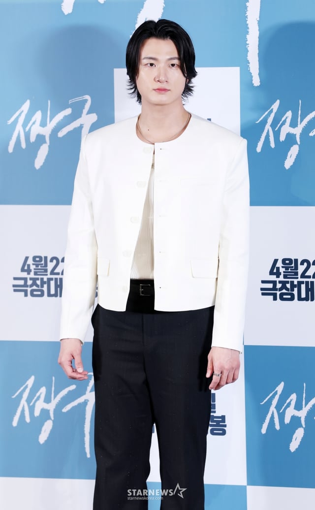 배우 조범규가 16일 서울 CGV 용산아이파크몰에서 열린 영화 '짱구'(정우·오성호 공동 연출) 언론시사회 및 기자간담회에서 포즈를 취하고 있다./2026.04.16 /사진=김휘선 hwijpg@