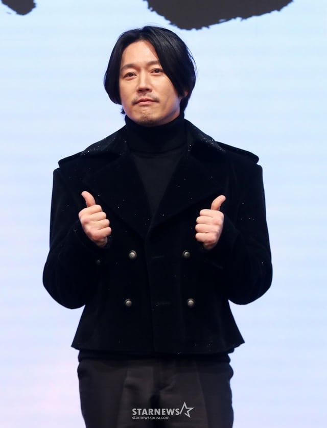 [서울=뉴시스] 김혜진 기자 = 배우 장혁이 18일 오후 서울 구로구 더 세인트에서 열린 KBS2 대하사극 '문무(文武)' 제작보고회에서 포즈를 취하고 있다. 2025.11.18. jini@newsis.com /사진=김혜진