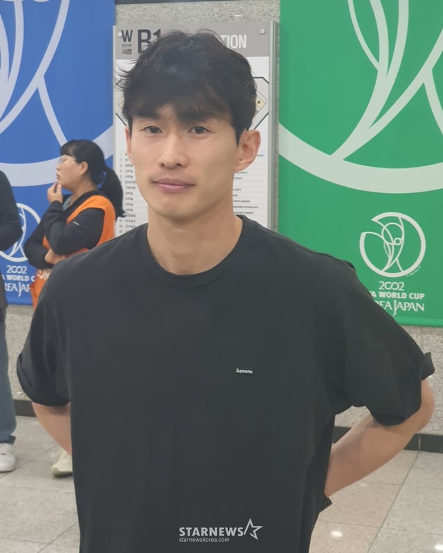 김문환이 지난 18일 서울월드컵경기장에서 열린 대전 하나시티즌 대 FC서울의 '하나은행 K리그1 2026' 8라운드 후 믹스트존에서 포즈를 취하고 있다. /사진=박재호 기자