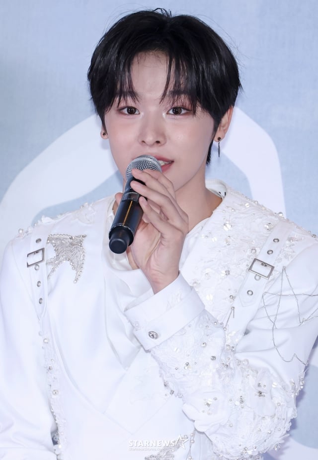 그룹 엔시티 위시(NCT WISH) 리쿠가 19일 서울 올림픽공원 KSPO DOME에서 진행된 '엔시티 위시 퍼스트 콘서트 투어 ’인투 더 위시 : 아워 위시‘시' 앙코르 인 서울' 기자간담회에 앞서 인사말을 하고 있다. /2026.04.19 /사진=이동훈 photoguy@