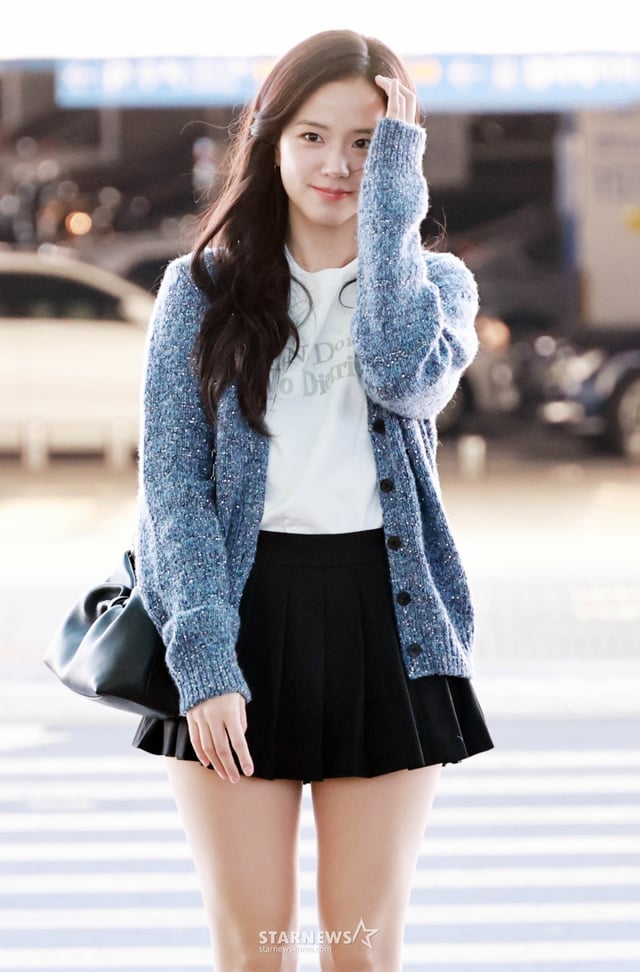 그룹 블랙핑크 지수가 디올 패션쇼 참석 차 프랑스 파리로 27오전 인천국제공항을 통해 출국하고 있다. 2026.02.27 /사진=임성균 tjdrbs23@