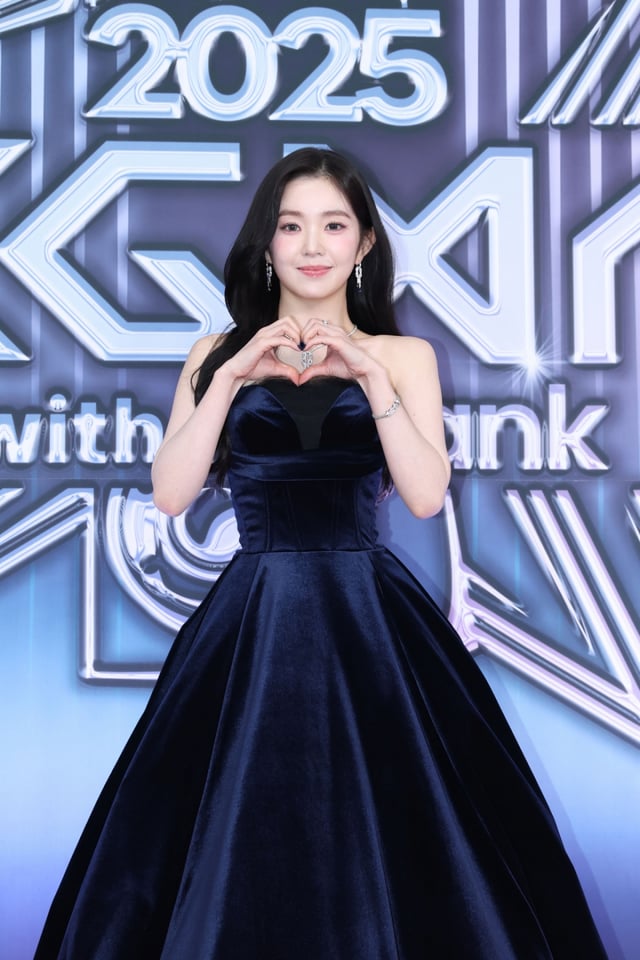 [서울=뉴시스] 정병혁 기자 = 레드벨벳 아이린이 14일 인천 영종도 인스파이어아레나에서 열린 '2025KGMA' 시상식 레드카펫에서 포즈를 취하고 있다. (사진=KGMA 조직위원회 제공) 2025.11.14. photo@newsis.com *재판매 및 DB 금지 /사진=