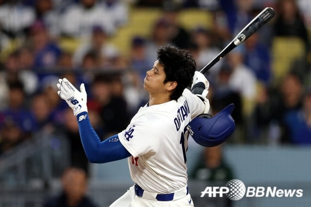 LA 다저스 오타니 쇼헤이가 25일(한국시간) 2026 MLB 정규시즌 시카고 컵스와 홈경기에서 헛스윙하고 있다. /AFPBBNews=뉴스1