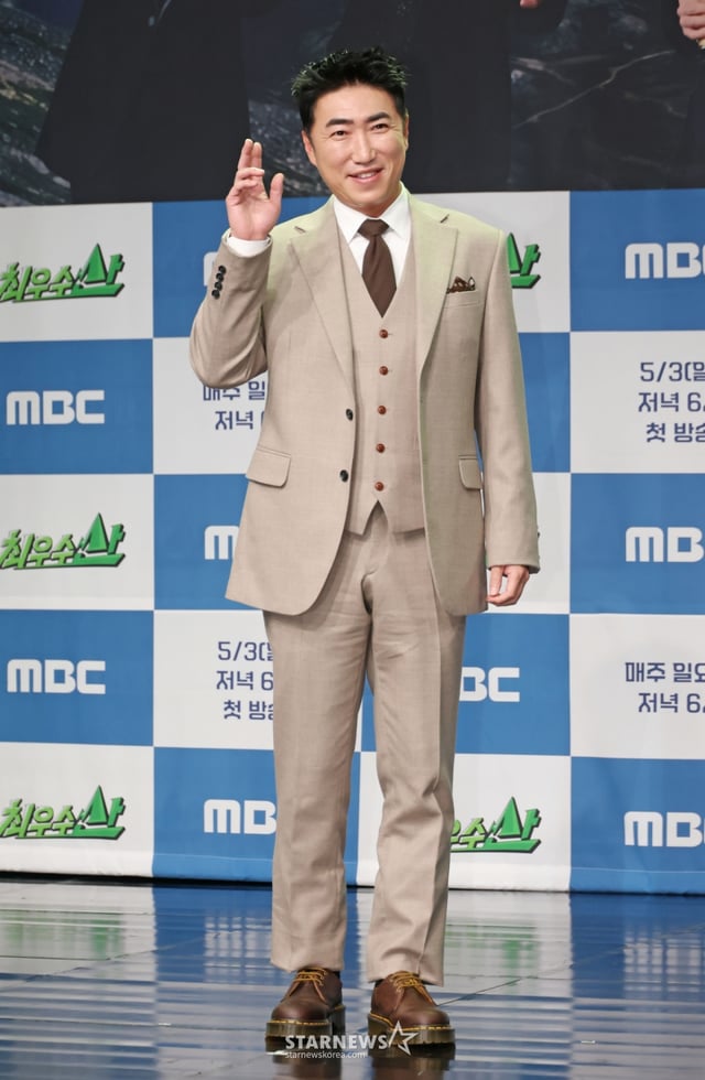 코미디언 장동민이 28일 오후 서울 마포구 상암동 MBC에서 진행된 새 예능프로그램 '최우수산' 제작발표회에 참석해 포즈를 취하고 있다. /2026.04.28 /사진=이동훈 photoguy@