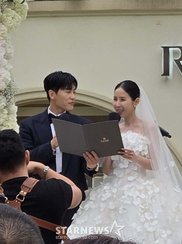 문원(왼쪽)과 신지 /사잔=스타뉴스 