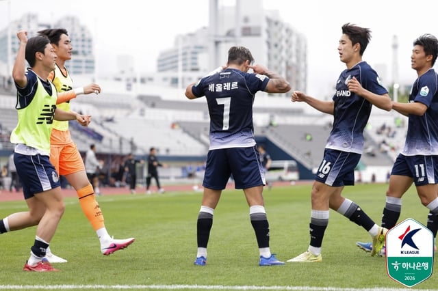 에울레르(가운데)가 골 세리머니를 펼치고 있다. /사진=한국프로축구연맹 제공