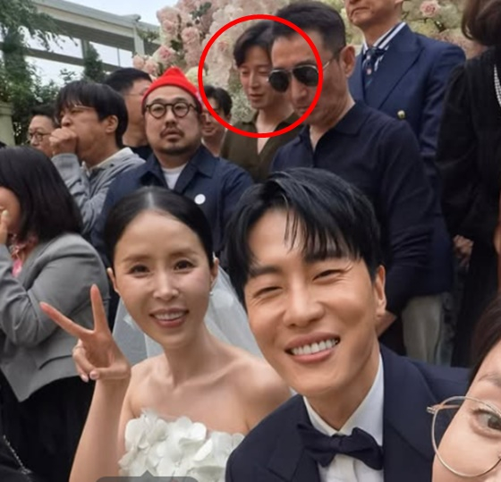 신지, 문원 결혼식에 참석한 허경환/사진=박슬기 SNS