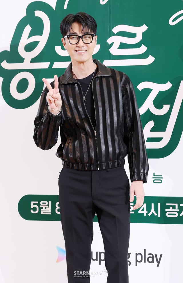 배우 차승원이 6일 서울 중구 커뮤니티하우스 마실에서 진행된 쿠팡플레이 예능 '봉주르빵집' 제작발표회에 참석해 포즈를 취하고 있다. /2026.05.06 /사진=김휘선 hwijpg@