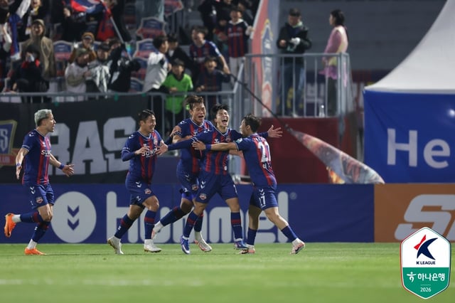 수원FC 선수들. /사진=한국프로축구연맹 제공