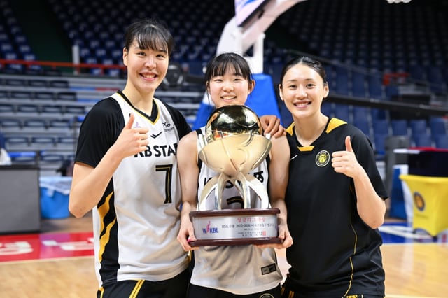박지수(왼쪽부터), 허예은, 강이슬. /사진=WKBL 제공