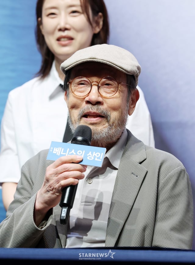 배우 신구가 12일 서울 종로구 NOL 서경스퀘어에서 진행된 연극 '베니스의 상인' 기자간담회에 참석해 질의응답을 하고 있다. /2026.05.12 /사진=김휘선 hwijpg@