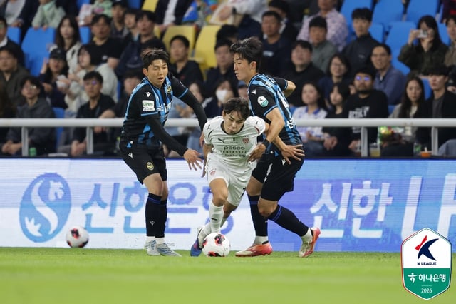 인천-포항 경기 장면. /사진=한국프로축구연맹 제공