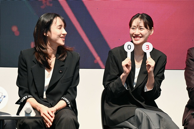 김단비(왼쪽)와 강이슬. /사진=WKBL 제공