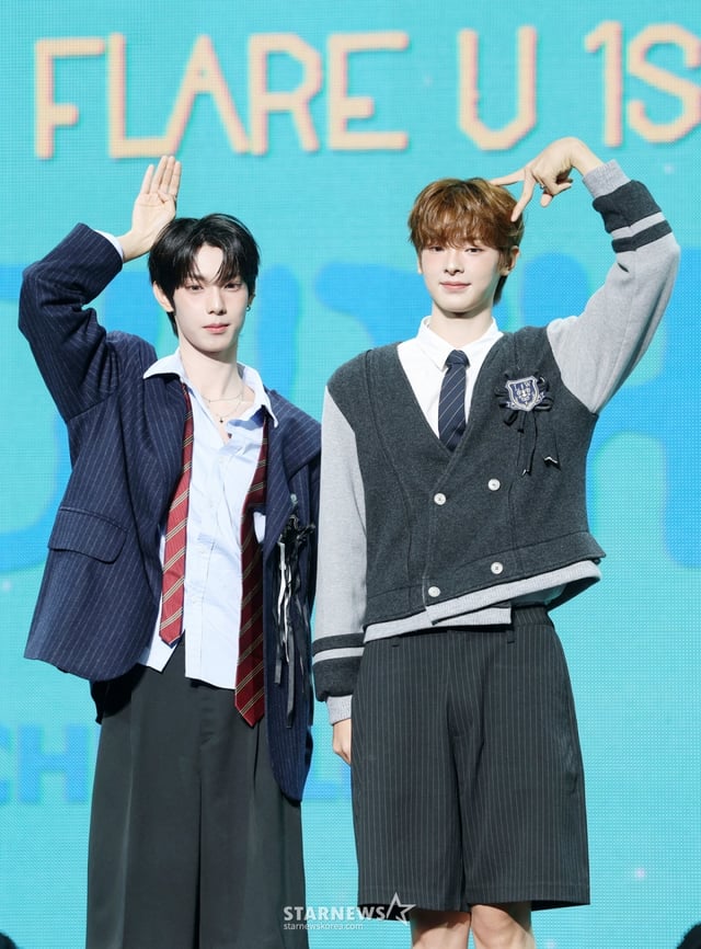 그룹 플레어 유가 13일 서울 용산구 블루스퀘어에서 진행된 첫 번째 미니앨범 'YOUTH ERROR' 발매 기념 쇼케이스에서 포즈를 취하고 있다. /2026.05.13 /사진=김휘선 hwijpg@