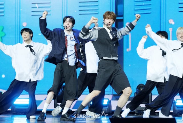 그룹 플레어 유가 13일 서울 용산구 블루스퀘어에서 진행된 첫 번째 미니앨범 'YOUTH ERROR' 발매 기념 쇼케이스에서 멋진 무대를 선보이고 있다. /2026.05.13 /사진=김휘선 hwijpg@