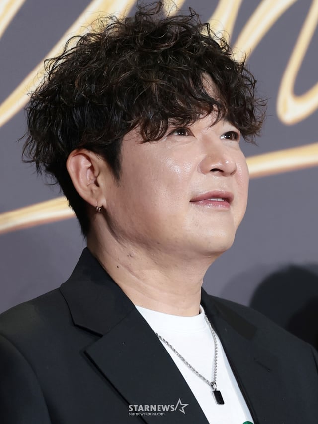 (서울=뉴스1) 권현진 기자 = 슈퍼주니어 신동이 11일 서울 강남구 코엑스 메가박스에서 열린 '팝의 황제' 마이클 잭슨의 전기 영화 '마이클' VIP 시사회에 참석해 포즈를 취하고 있다. 2026.5.11/뉴스1 Copyright © 뉴스1. All rights reserved. 무단 전재 및 재배포, AI학습 이용 금지. /사진=(서울=뉴스1) 권현진 기자