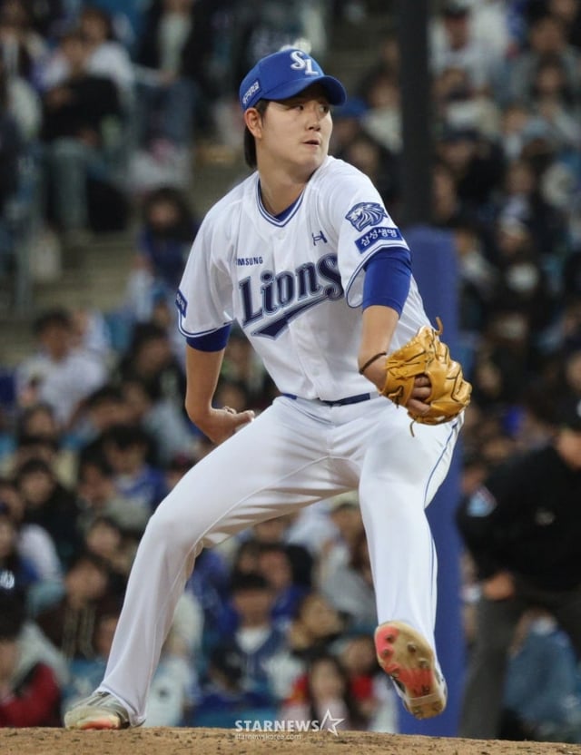 2026 신한 SOL KBO리그 삼성 라이온즈 대 SSG 랜더스 경기가 21일 대구 삼성라이온즈파크에서 열렸다.  삼성 장찬희가 역투하고 있다. /사진=김진경 대기자