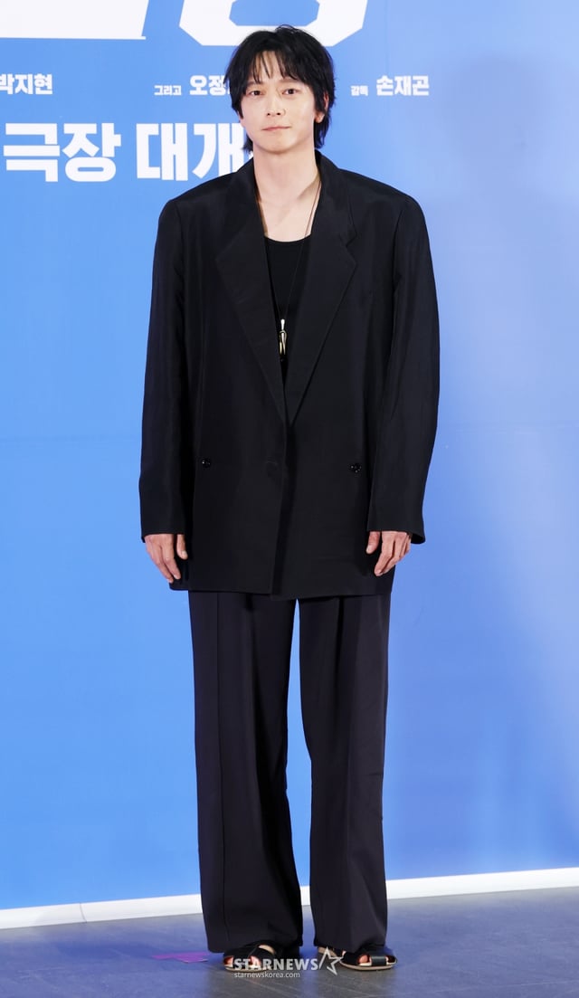 배우 강동원이 18일 서울 송파구 롯데시네마 월드타워에서 진행된 영화 '와일드 씽' 언론시사회 및 기자간담회에 참석해 포즈를 취하고 있다. /2026.05.18 /사진=김휘선 hwijpg@