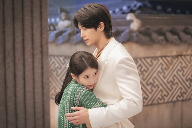 왼쪽부터 아이유, 변우석 /사진=MBC '21세기 대군부인'