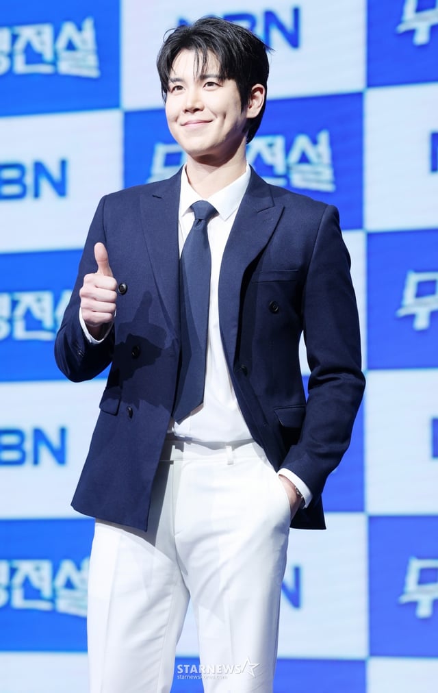 가수 장한별이 20일 서울 마포구 상암 쇼킹케이팝센터에서 진행된 MBN 오디션 '무명전설' 톱7 기자간담회에 참석해 포즈를 취하고 있다./ 2026.05.20 /사진=김휘선 hwijpg@