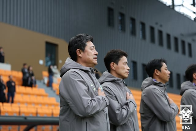 이민성(가운데) 한국 U-23 축구대표팀 감독. /사진=대한축구협회 제공