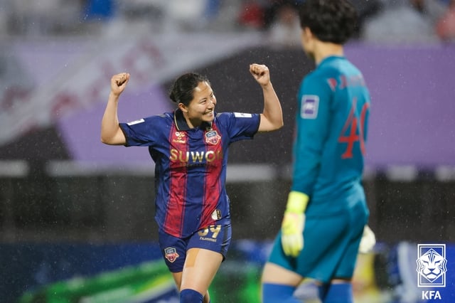 하루히가 20일 오후 7시 수원종합운동장에서 열린 아시아축구연맹(AFC) 여자 챔피언스리그(AWCL) 준결승전 선제제골을 넣고 기뻐하고 있다. /사진=대한축구협회(KFA) 제공