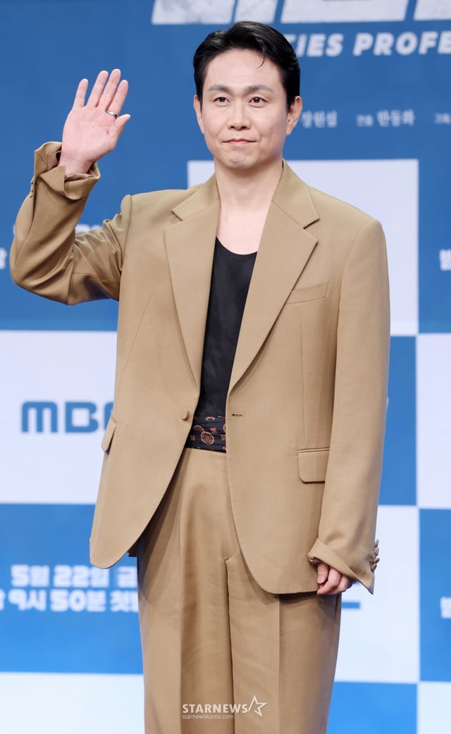 배우 오정세가 21일 서울 마포구 상암 MBC에서 진행된 금토드라마 '오십프로' 제작발표회에 참석해 포즈를 취하고 있다. /2026.05.21 /사진=김휘선 hwijpg@