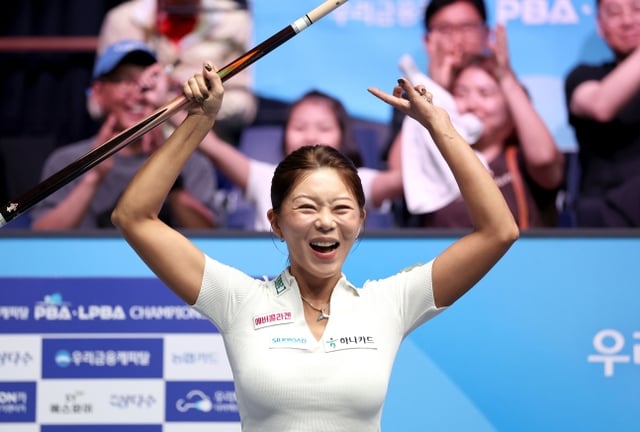 김가영이 23일 경기도 고양시 '고양 킨텍스 PBA 스타디움'에서 열린 프로당구 2026-2027시즌 개막 투어 '우리금융캐피탈 PBA-LPBA 챔피언십' LPBA 결승전에서 우승을 확정한 뒤 기뻐하고 있다. /사진=PBA 투어 제공