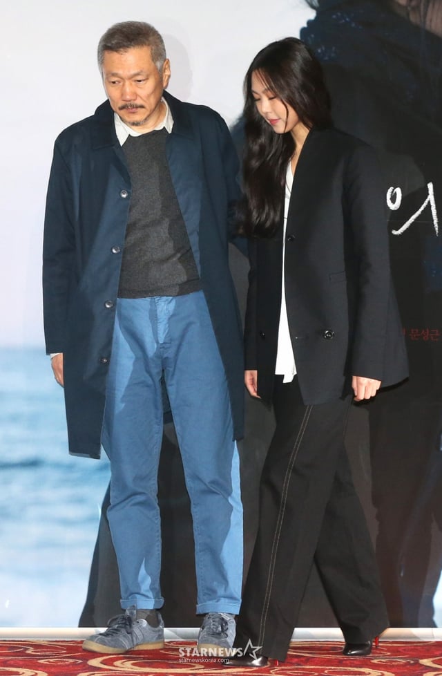 왼쪽부터 홍상수 감독, 배우 김민희 /사진=스타뉴스