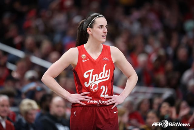 'Caitlin Clark focusing on the game. /AFPBBNews=NEWS1