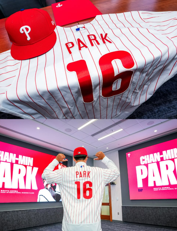Park Chan-min, a right-handed pitcher from Gwangju Ilgo High School, poses at his contract signing ceremony, as released by the Philadelphia Phillies. /Photo=Official SNS of the Philadelphia Phillies