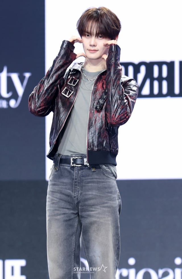 그룹 앤더블 김규빈이 26일 서울 용산구 블루스퀘어에서 진행된 데뷔 쇼케이스에서 포즈를 취하고 있다. /2026.05.26 /사진=김휘선 hwijpg@
