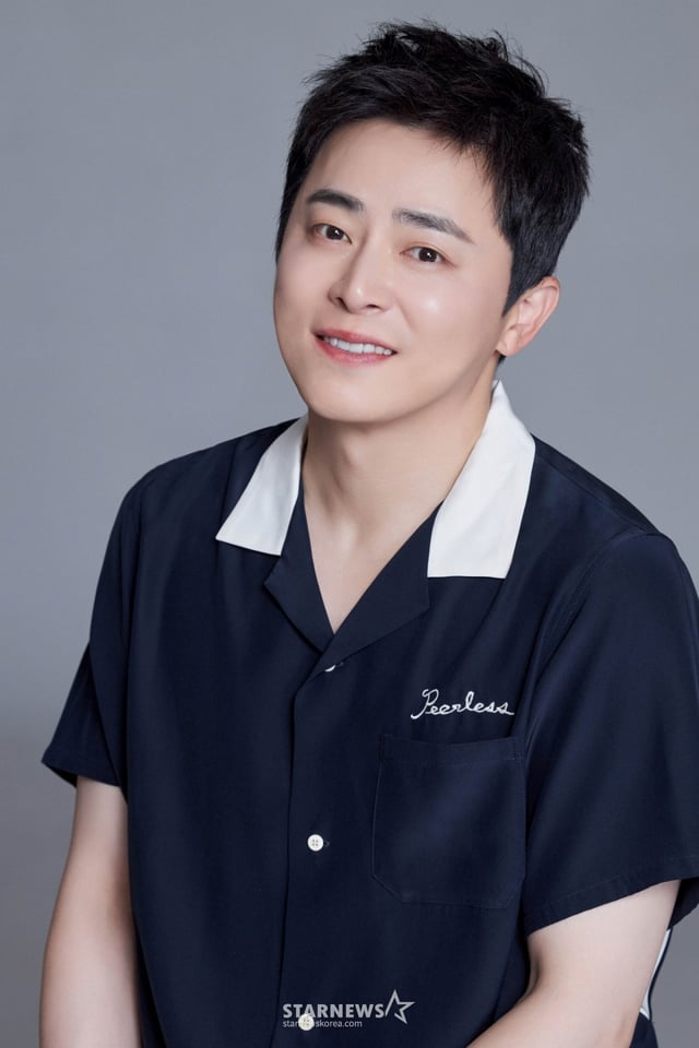영화 '좀비딸'(감독 필감성)의 배우 조정석이 24일 진행된 라운드 인터뷰를 위해 포즈를 취하고 있다. /사진제공=NEW 2025.07.24 /사진=이동훈 photoguy@