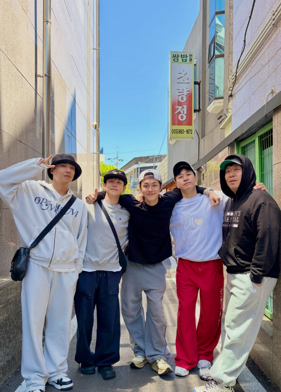 사진=딘딘 인스타그램