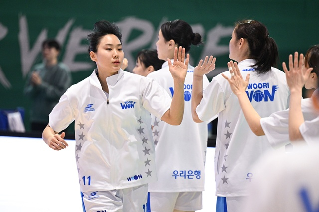 유승희(왼쪽). /사진=WKBL 제공