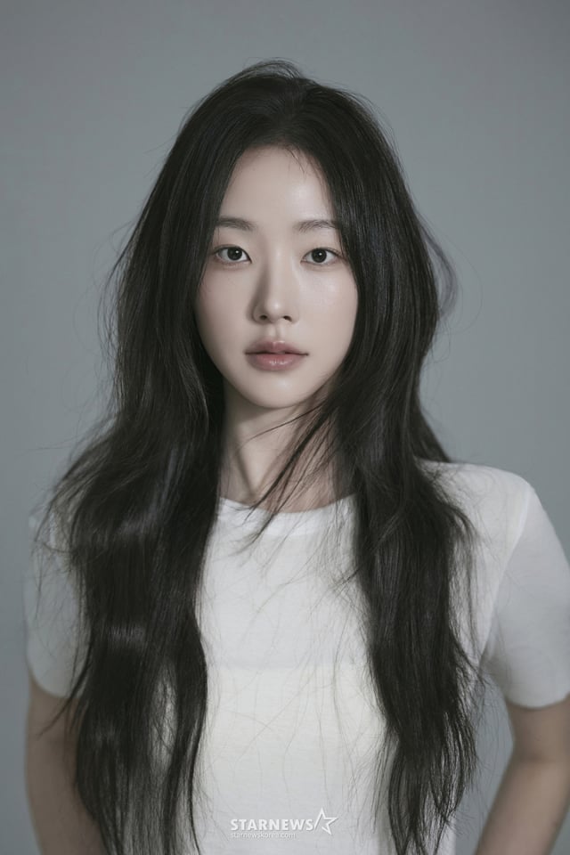 SBS 드라마 '오늘도 매진했습니다'의 배우 채원빈이 1일 진행된 인터뷰를 위해 포즈를 취하고 있다. /사진제공=아우터유니버스 /2026.06.01 /사진=김휘선 hwijpg@