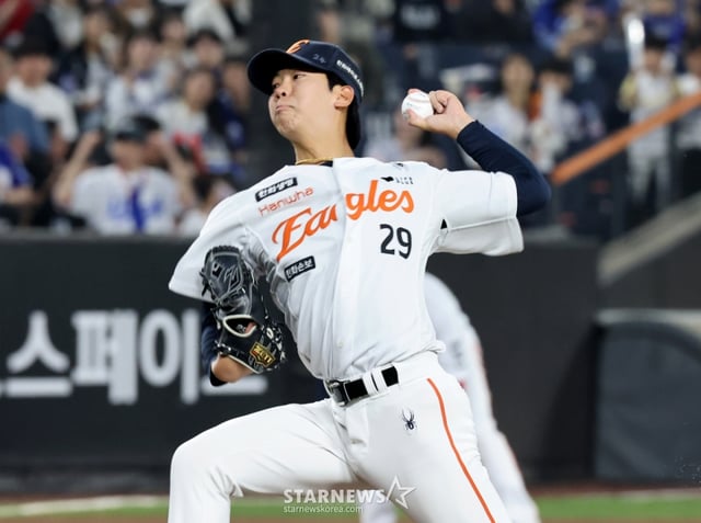 한화 이글스 투수 황준서. /사진=강영조 선임기자
