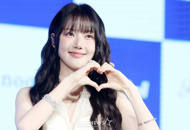 그룹 여자친구 출신 가수 예린이 9일 서울 마포구 롤링홀에서 진행된 네 번째 미니앨범 'REACH YOU' 발매 기념 쇼케이스에서 멋진 무대를 선보이고 있다. /2026.06.09 /사진=김휘선 hwijpg@