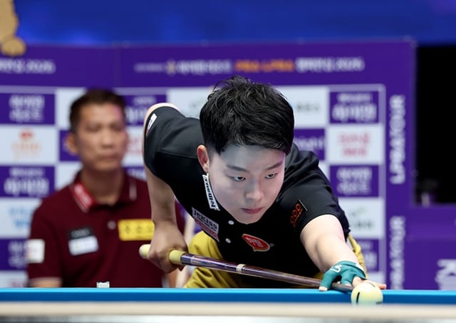 김영원이 11일 강원도 정선군 하이원리조트 그랜드호텔 컨벤션타워에서 열린 프로당구 2026-2027시즌 2차 투어 '국민의 행복쉼터 하이원리조트 PBA-LPBA 챔피언십' PBA 결승에서 스트로크를 하고 있다. /사진=PBA 투어 제공
