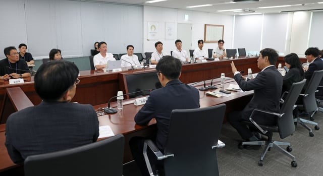 문체부의 핸드볼경기장 입주 종목단체 대책 회의 모습. /사진=문체부 제공