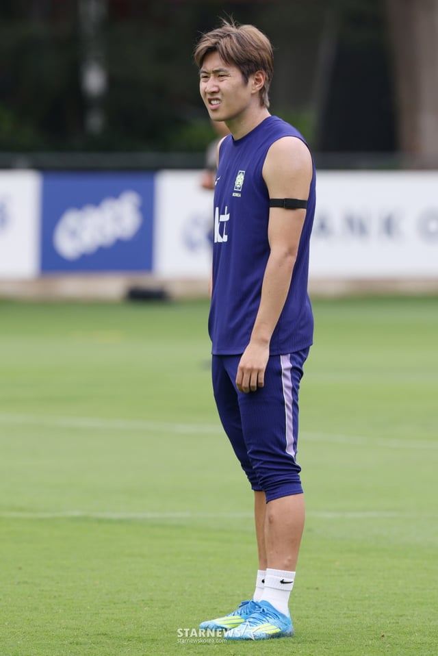 대한민국 축구 국가대표팀이 2026 북중미월드컵을 앞두고 8일 멕시코 과달라하라 치바스 베르데 바예에서 훈련을 진행했다. 이강인이 패싱패턴 훈련을 하고 있다. /사진=김진경 대기자
