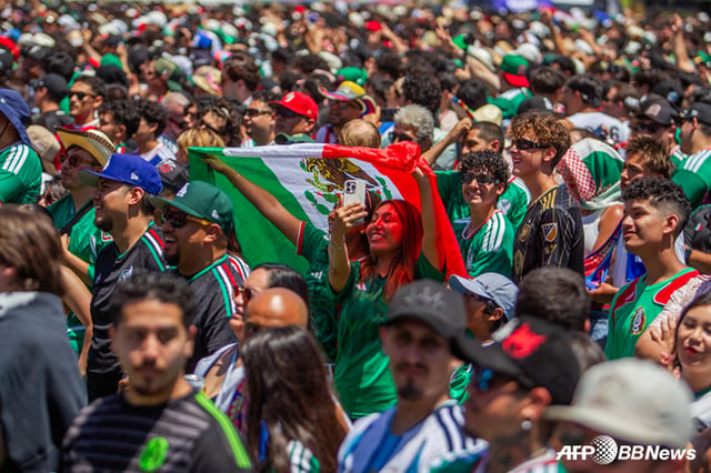 Mexican football fans. /AFPBBNews=NEWS1