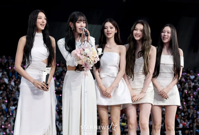 AAA 베스트 뮤직비디오상 미야오가 6일 대만 가오슝 내셔널 스타디움에서 진행된 스타뉴스 주최 '10주년 아시아 아티스트 어워즈 2025(10th Anniversary Asia Artist Awards 2025, '10주년 AAA 2025')에서 수상소감을 전하고 있다. / 2025.12.06 /사진=강영조 cameratalks@