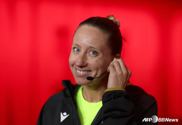 Referee Tori Penso. /AFPBBNews=NEWS1