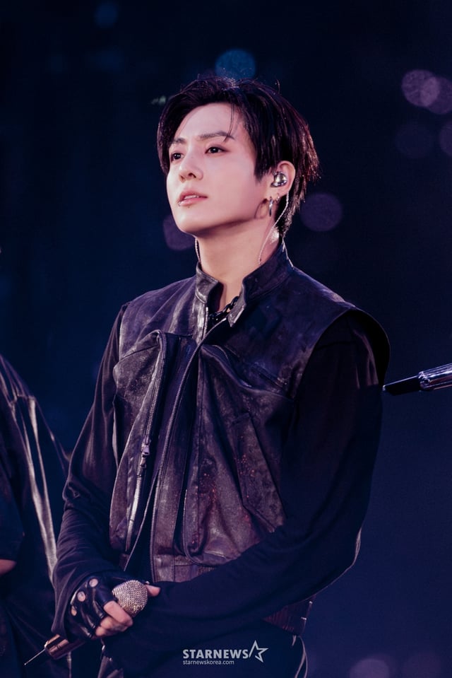 그룹 방탄소년단(BTS) 정국이 13일 부산 아시아드 주경기장에서 진행된 'BTS WORLD TOUR 'ARIRANG' IN BUSAN' 콘서트에서 멋진 공연을 펼치고 있다, /사진제공=하이브 2026.06.13 /사진=이동훈 photoguy@